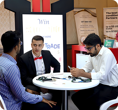 Upacara penghargaan untuk peserta pameran